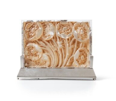View full screen - View 1 of Lot 30. Panneau décoratif monté en lampe | Decorative panel mounted as lamp.