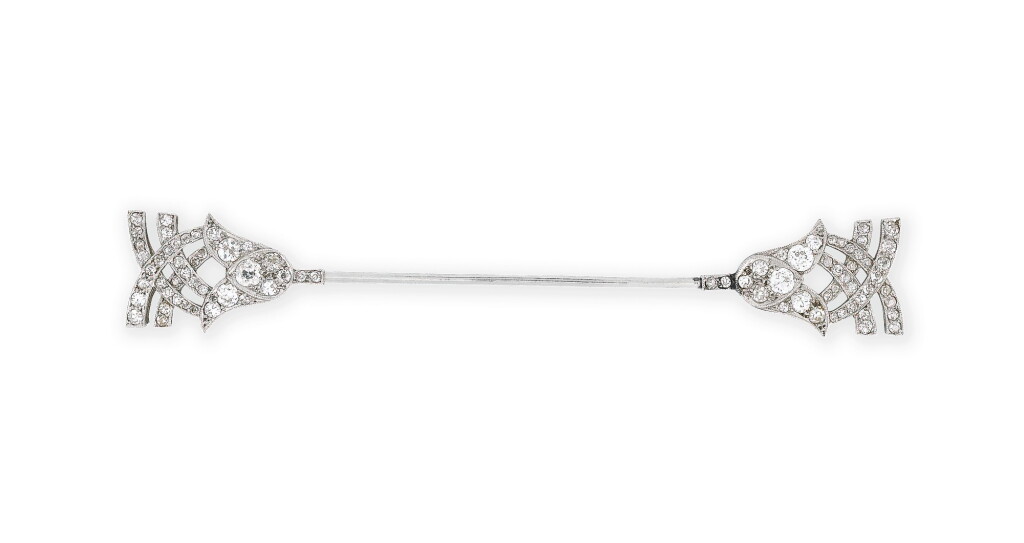View full screen - View 1 of Lot 15. EPINGLE À CRAVATE DIAMANTS | DIAMOND JABOT PIN.