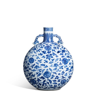 View full screen - View 1 of Lot 9819. A very rare blue and white 'floral' moon flask, Seal mark and period of Yongzheng | 清雍正 青花纏枝花卉紋卷雲耳抱月瓶 《大清雍正年製》款.