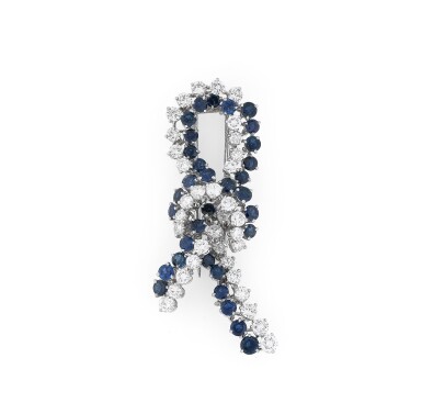 View full screen - View 1 of Lot 100. Broche saphirs et diamants | Sapphire and diamond brooch.
