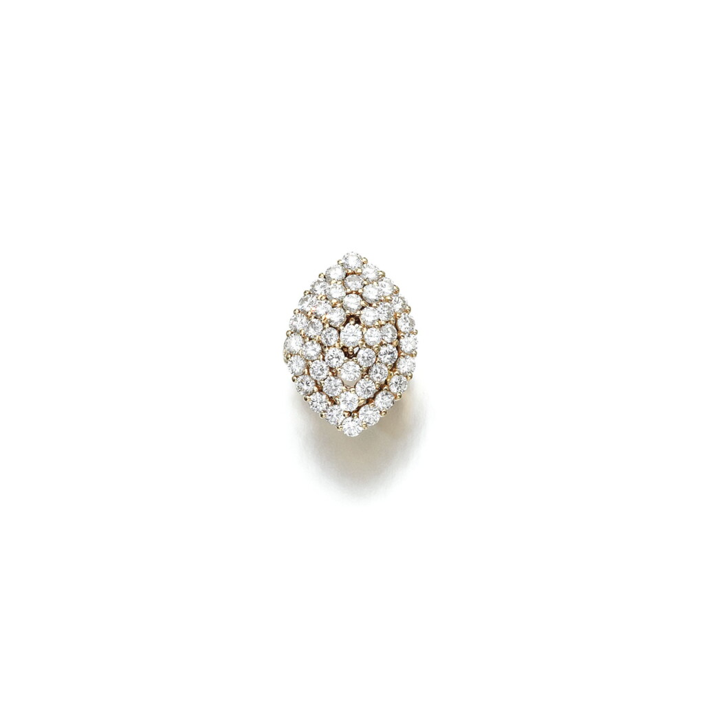 View full screen - View 1 of Lot 129. DIAMOND RING.