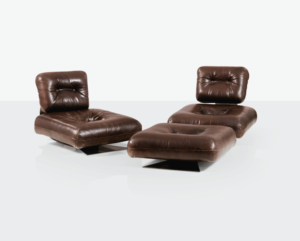 View full screen - View 1 of Lot 98. Paire de fauteuils Alta et un ottoman.