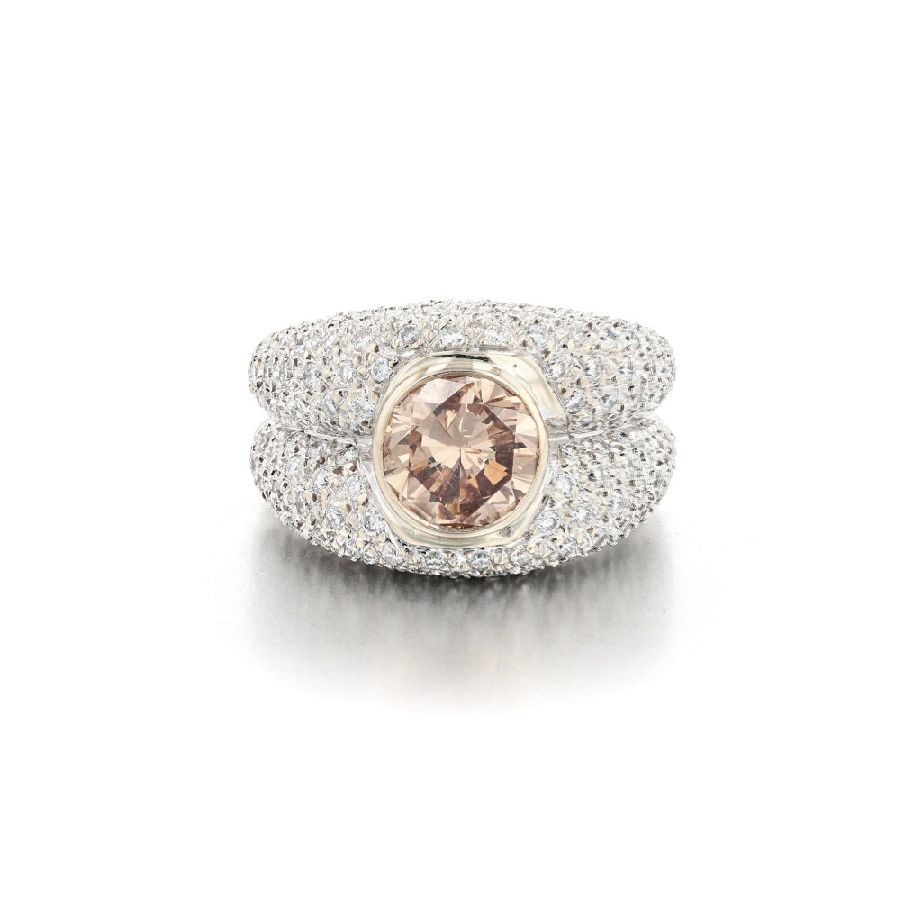 View full screen - View 1 of Lot 174. Bague diamant Fancy Brun et diamants | Fancy Brown diamond and diamond ring.