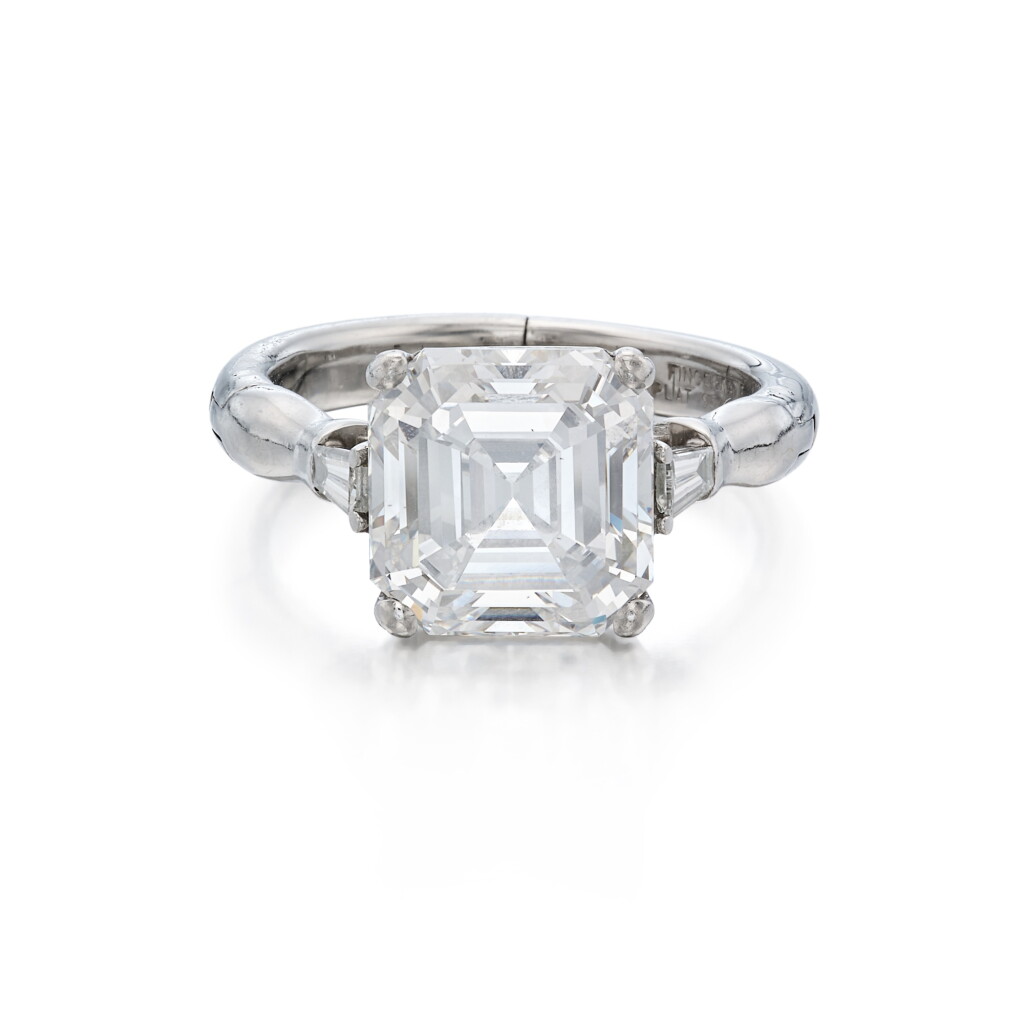 View full screen - View 1 of Lot 248. Diamond Ring.