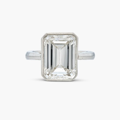 View full screen - View 1 of Lot 455. Diamond Ring .