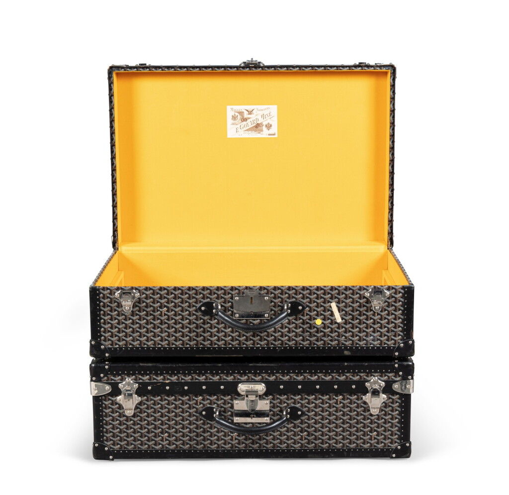 View full screen - View 1 of Lot 1021. Goyard, Paris, two trunks, "Palace 55" model | Goyard, Paris, deux malles, modèle "Palace 55".