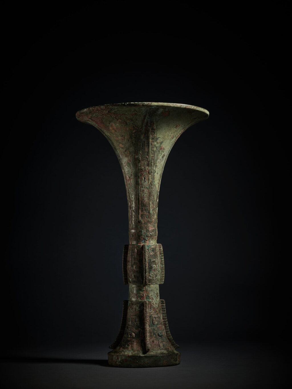 View full screen - View 1 of Lot 3. The Duan Fu Xin Gu, Late Shang dynasty | 商末 耑父辛觚.