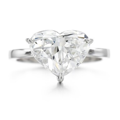 View full screen - View 1 of Lot 59. Diamond ring.