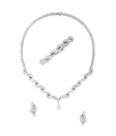 View full screen - View 1 of Lot 95. DEMI-PARURE DIAMANTS | DIAMOND DEMI-PARURE.