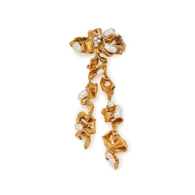 View full screen - View 1 of Lot 144. Bow Brooch/Pendant.