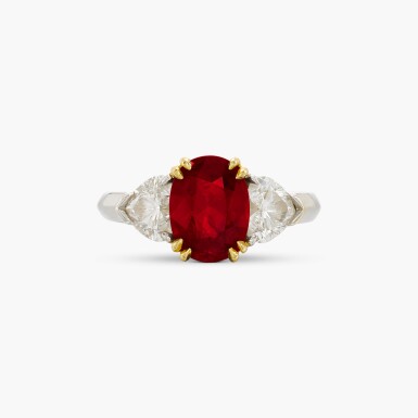 View full screen - View 1 of Lot 565. Ruby and Diamond Ring 2.22克拉 天然「緬甸鴿血紅」紅寶石 配 鑽石 戒指.