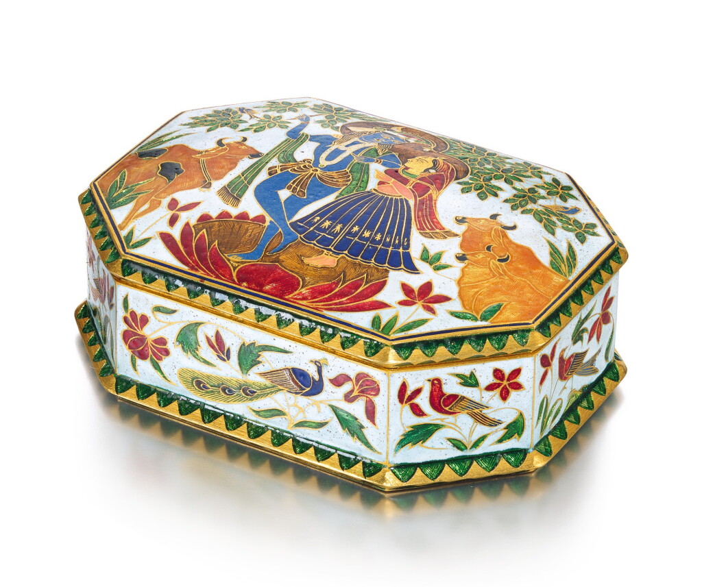 View full screen - View 1 of Lot 243. A GOLD AND ENAMELLED BOX DEPICTING KRISHNA AND RADHA, INDIA, PROBABLY JAIPUR, LATE 19TH CENTURY.