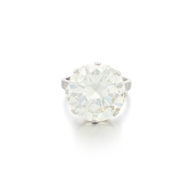 View full screen - View 1 of Lot 72. Köchert | Bague diamant | Diamond ring.