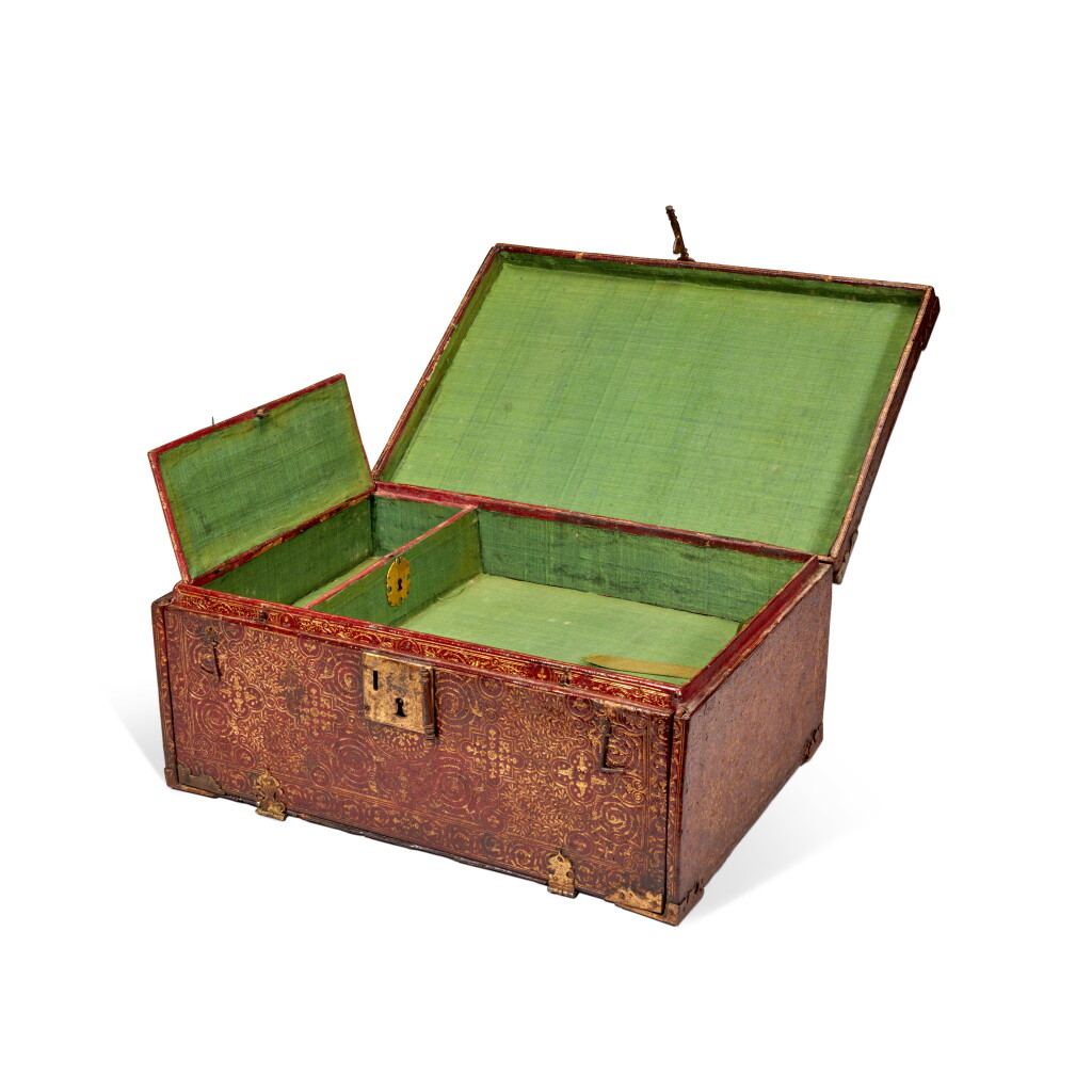 View full screen - View 1 of Lot 338. Casket “à la fanfare”. A wooden rectangular casket covered with red goatskin gilt, possibly by the Ève bindery and possibly for Marie de Médicis, Paris, early seventeenth century.