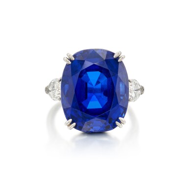 View full screen - View 1 of Lot 236. Exceptional Sapphire and Diamond Ring 梵克雅寶 | 26.55克拉 天然 「斯里蘭卡皇家藍」未經加熱藍寶石 配 鑽石 戒指.
