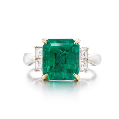 View full screen - View 1 of Lot 1969. Emerald and Diamond Ring |「哥倫比亞」祖母綠 配 鑽石 戒指(祖母綠重約4.25克拉).