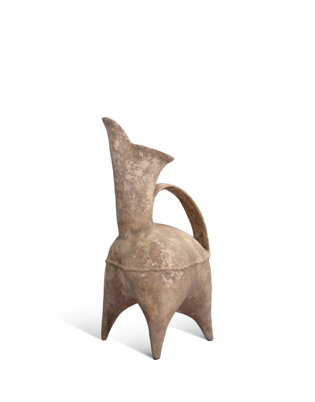 View full screen - View 1 of Lot 5151. A white pottery tripod ewer, gui, Neolithic period, Dawenkou culture | 新石器時代 大汶口文化 白陶鬹.