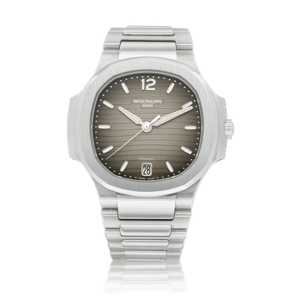 View full screen - View 1 of Lot 2261. Nautilus, Reference 7118 | A stainless steel bracelet watch with date, Retailed by Tiffany & Co., Circa 2015 | 百達翡麗 | Nautilus 型號7118 | 精鋼鏈帶腕錶,備日期顯示,由 Tiffany & Co. 發行,約2015年製.