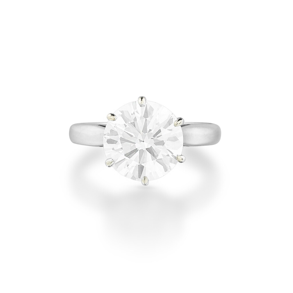 View full screen - View 1 of Lot 135. Bague diamant | Diamond ring.