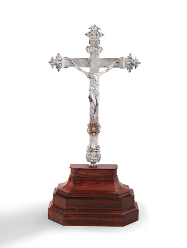 View full screen - View 1 of Lot 213. A LARGE SILVER CRUCIFIX ON WOODEN BASE, NAPLES, CIRCA 1690 | GRAND CRUCIFIX D'AUTEL EN ARGENT SUR BASE EN BOIS, NAPLES, VERS 1690 .