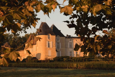 View full screen - View 1 of Lot 42. YQUEM, AN EXPERIENCE TO REMEMBER: 1 X 3 LITRE YQUEM 2009 WITH TASTING & LUNCH AT THE CHÂTEAU .