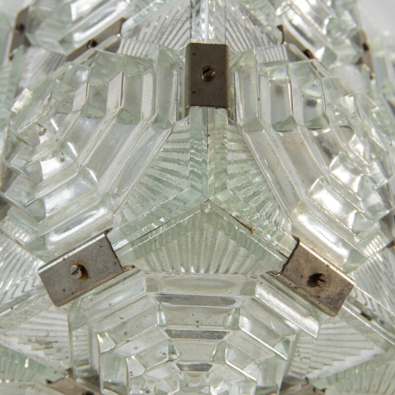 Cover image 0