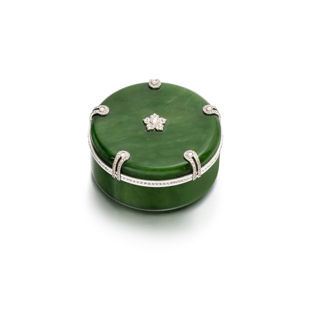 View full screen - View 1 of Lot 136. Nephrite jade and diamond box .