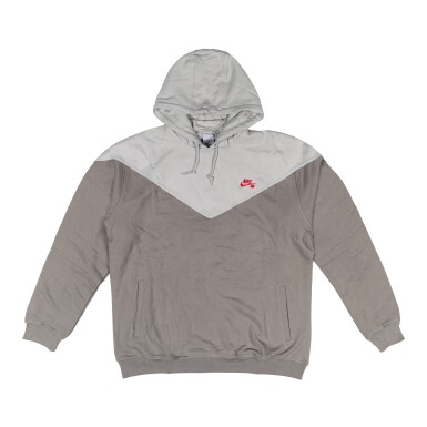 View full screen - View 1 of Lot 39. Nike SB Hoodie | Size XL.