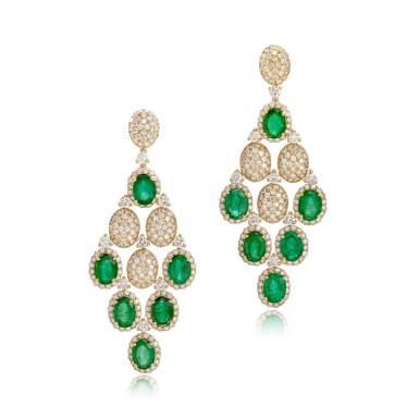 View full screen - View 1 of Lot 642. Pair of Emerald and Diamond Pendent Earrings | 祖母綠 配 鑽石 耳墜一對.