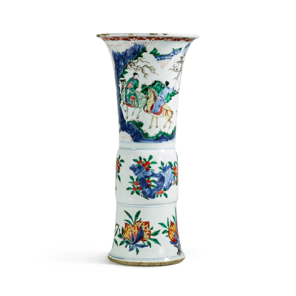 View full screen - View 1 of Lot 54. A wucai beaker vase, Gu, Qing dynasty, Shunzhi/Kangxi period | 清順治/康熙 五彩庭院人物花果紋花觚.