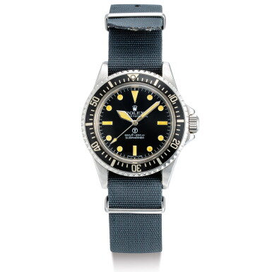 View full screen - View 1 of Lot 2142. ROLEX | MILITARY SUBMARINER, REFERENCE 5517, A STAINLESS STEEL MILITARY WRISTWATCH WITH REVOLVING BEZEL, FIXED BAR LUGS AND MILITARY ENGRAVINGS, CIRCA 1977 | 勞力士 | "Military Submariner 型號5517 精鋼軍用腕錶,備迴轉錶圈及軍用印記,錶殼編號5212927,約1977年製".