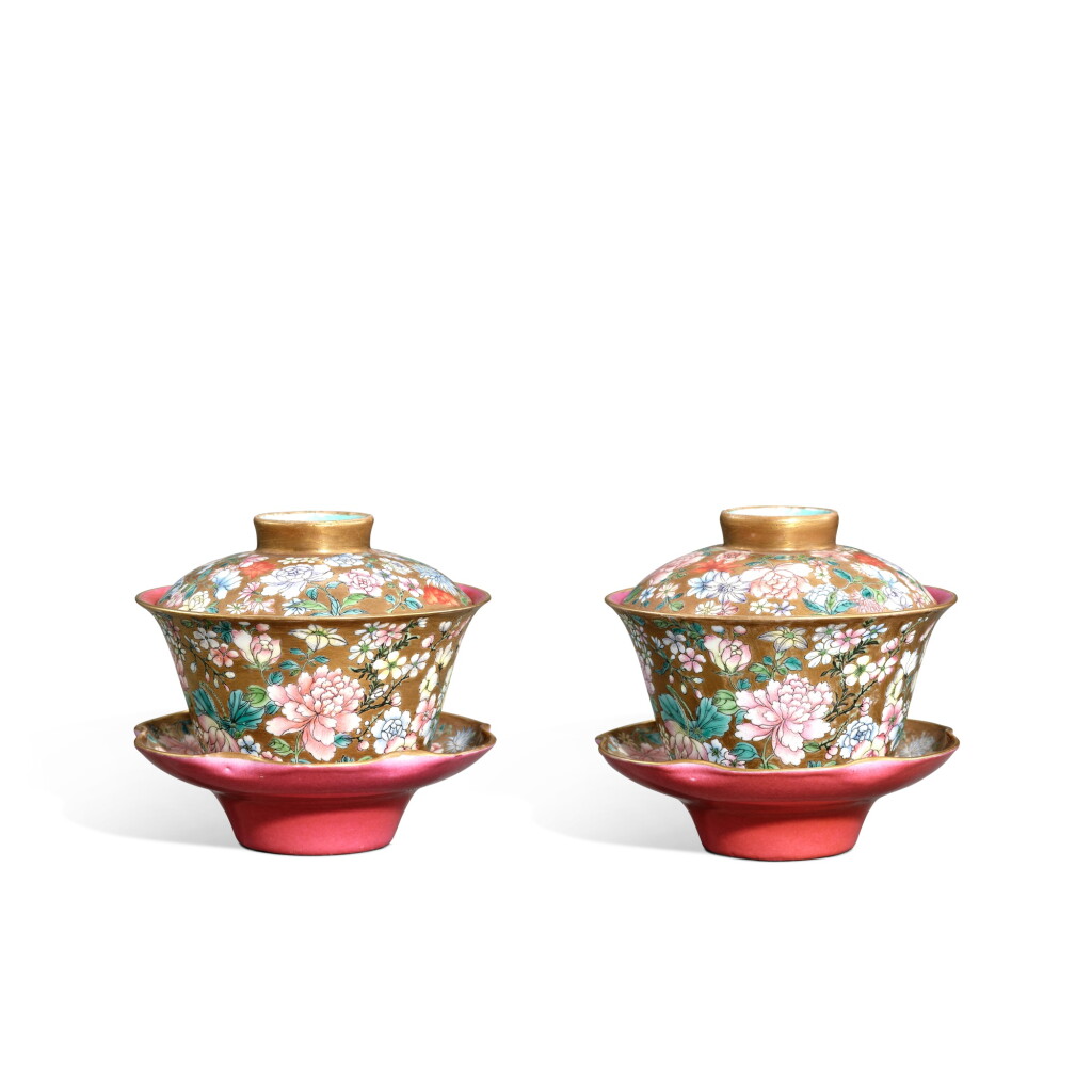 View full screen - View 1 of Lot 3443. A pair of gilt-ground famille-rose 'flower' cups and covers, Republican period | 民國 金地粉彩花卉紋蓋盌 一對 《大清乾隆年製》仿款.