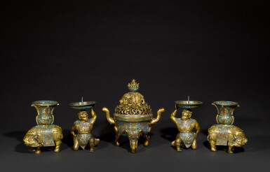 View full screen - View 1 of Lot 162. A rare and magnificent cloisonné enamel and gilt-bronze five-piece garniture, Qing dynasty, Kangxi period | 清康熙 掐絲琺琅五供一套.