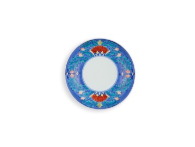 View full screen - View 1 of Lot 2183. A porcelain dish, Nabeshima ware, Hizen, Edo period, late 17th – early 18th century | 色絵唐花文皿 肥前 鍋島藩窯 江戸時代中期 17世紀後半~18世紀前半.