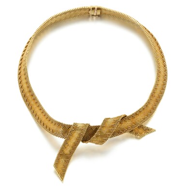 View full screen - View 1 of Lot 984. Gold Necklace.