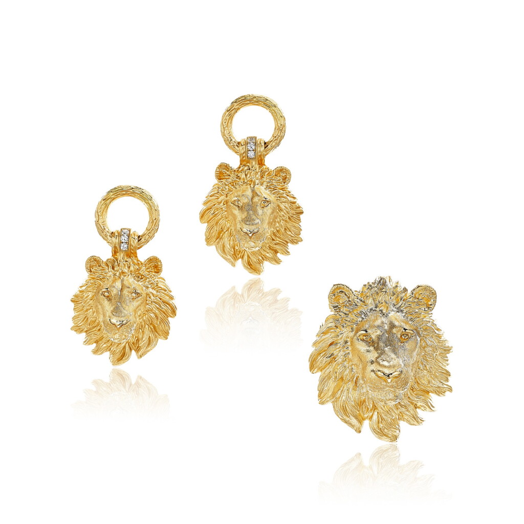 View full screen - View 1 of Lot 2867. Gold and Diamond Demi-Parure | K金 配 鑽石 胸針 / 掛墜 及 耳墜套裝.