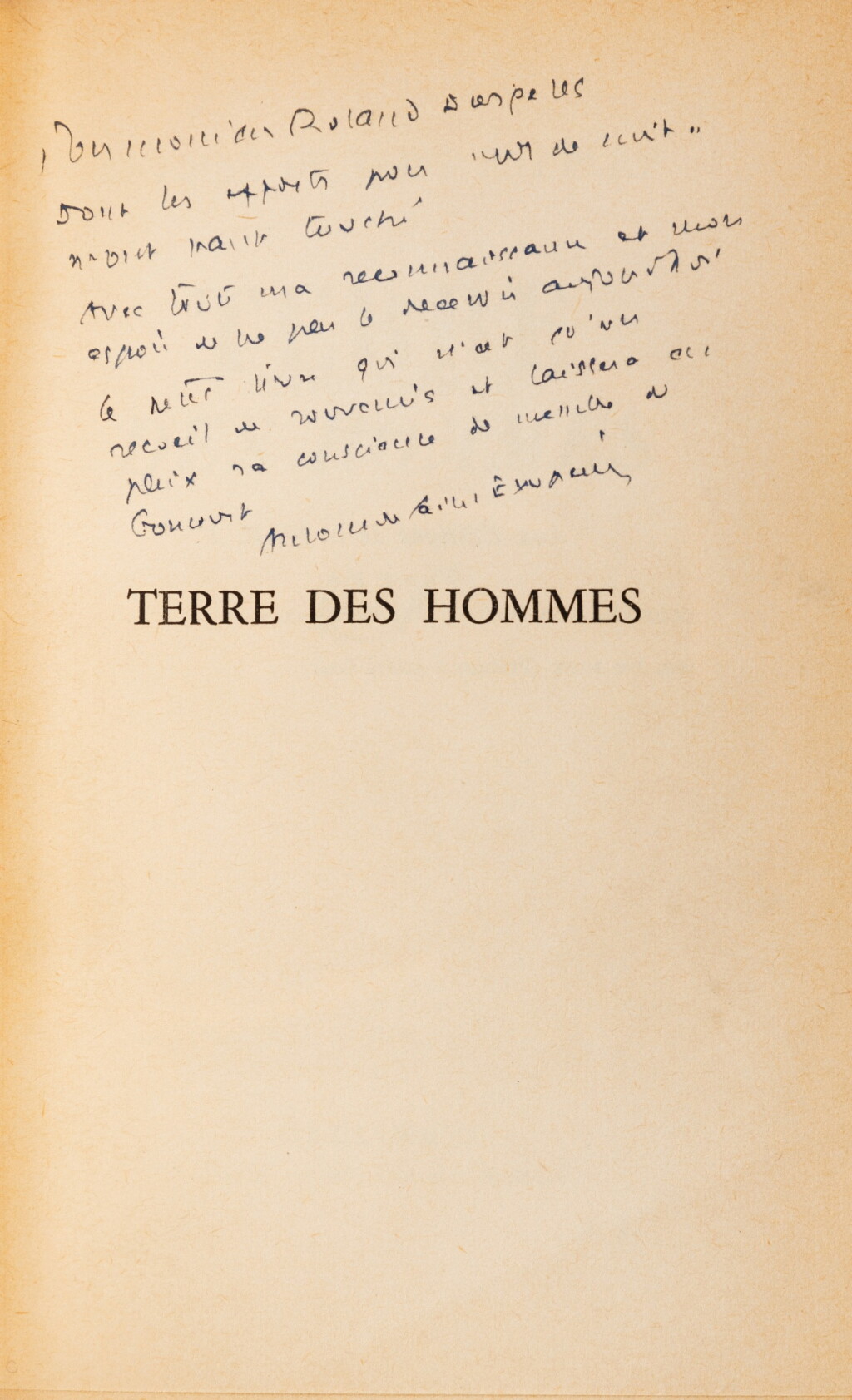 View full screen - View 1 of Lot 110. Terre des Hommes. Paris, Gallimard, 1939. In-12. Cartonnage rouge de Lavaux. Exemplaire du service de presse enrichi d'un envoi autographe signé à Roland Dorgelès qui soutint l'ouvrage pour le prix Goncourt..