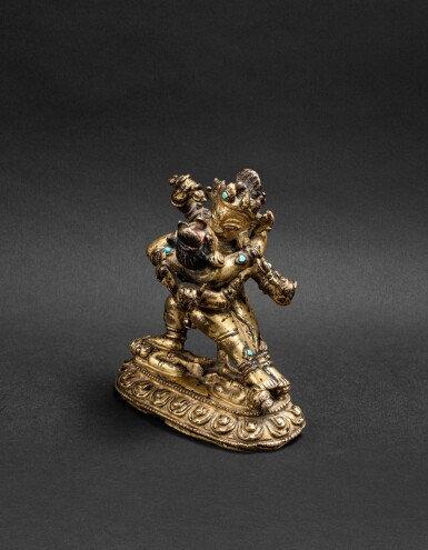 View full screen - View 1 of Lot 35. Figure de Vajrahumkara en alliage de cuivre Tibet, XIVE siècle | 西藏 十四世紀 鎏金銅合金大威紅勝金剛立像 | A gilt-copper alloy figure of Vajrahumkara, Tibet, 14th century.