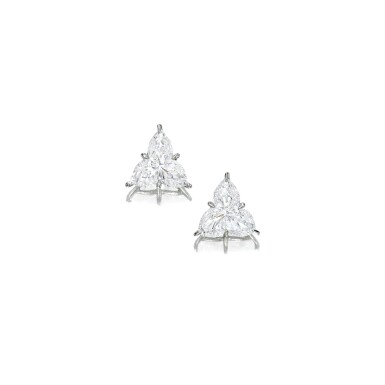 View full screen - View 1 of Lot 475. PAIR OF DIAMOND EARRINGS | 鑽石耳環一對.