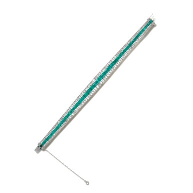 View full screen - View 1 of Lot 30. Bracelet émeraudes et diamants | Emerald and diamond bracelet .