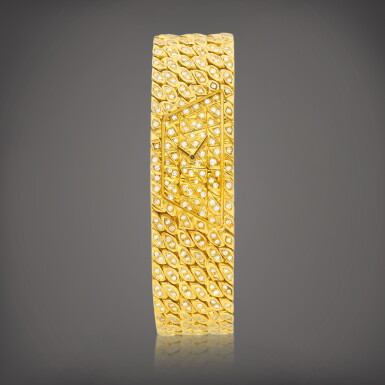 View full screen - View 1 of Lot 8885. Aton | A yellow gold and diamond-set bracelet watch, Circa 1990 | 江詩丹頓 | Aton | 黃金鑲鑽石鏈帶腕錶,約1990年製.