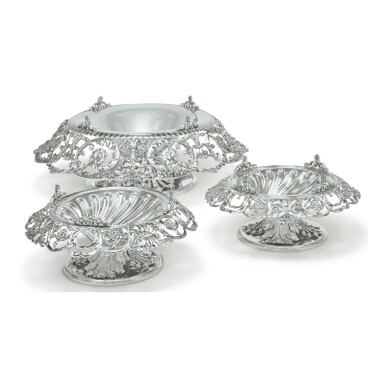 View full screen - View 1 of Lot 1827. A SET OF THREE AMERICAN SILVER "GEORGIAN REVIVAL" CENTERPIECE BOWLS, DESIGNED BY PAULDING FARNHAM FOR TIFFANY & CO., NEW YORK, 1900 AND CIRCA.