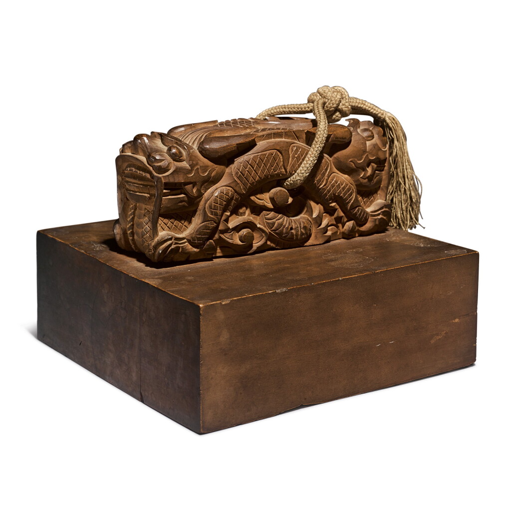 View full screen - View 1 of Lot 635. AN EXCEPTIONALLY RARE IMPERIAL TANXIANGMU SEAL, LATE QING DYNASTY.