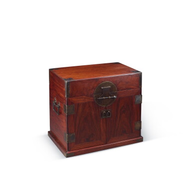 View full screen - View 1 of Lot 5546. A huanghuali seal chest, guanpixiang, Late Ming - early Qing dynasty | 明末清初 黃花梨官皮箱.