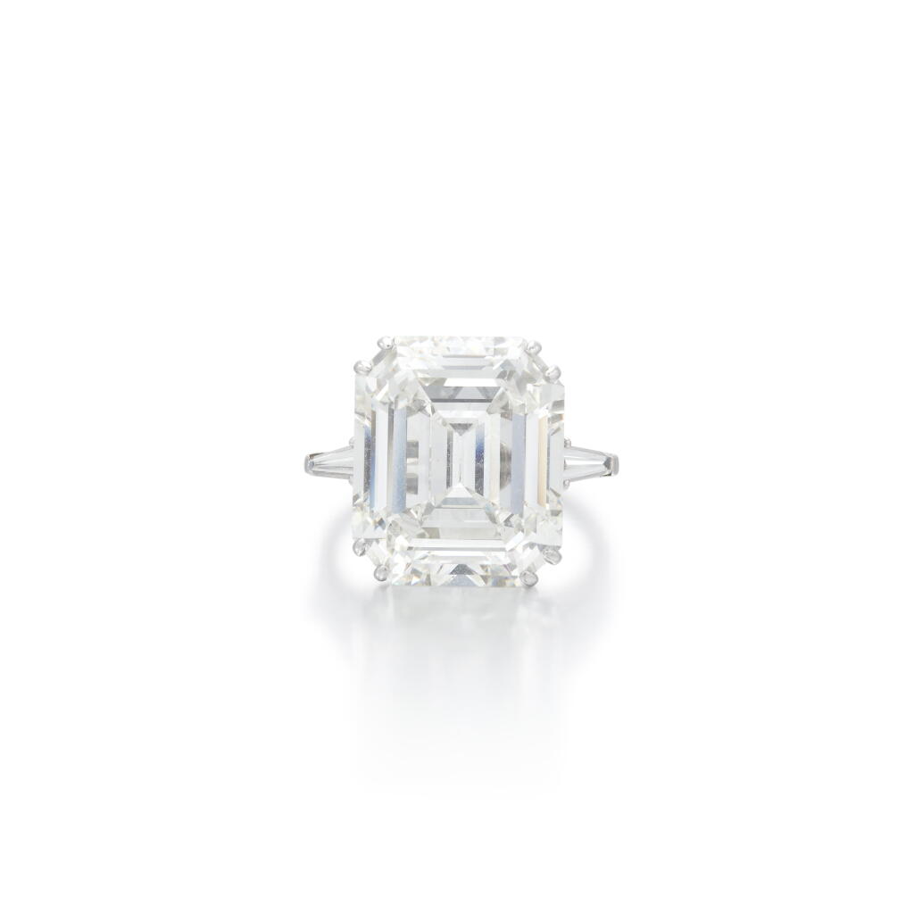 View full screen - View 1 of Lot 257. Diamond ring | Anello con diamante .