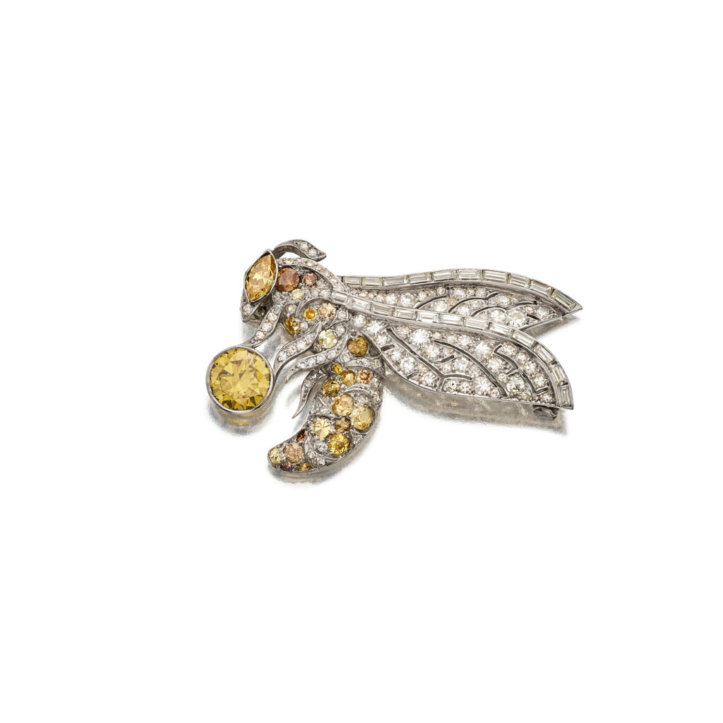 View full screen - View 1 of Lot 127. Colored Diamond and Diamond Brooch 彩色鑽石配鑽石別針.