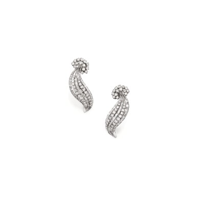 View full screen - View 1 of Lot 230. PAIRE DE CLIPS D'OREILLE DIAMANTS, VERS 1960 | PAIR OF DIAMOND EAR CLIPS, 1960S.