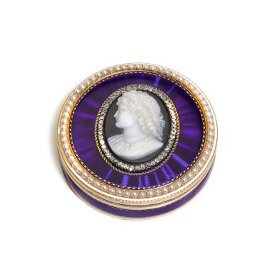 View full screen - View 1 of Lot 83. A JEWELLED GOLD AND ENAMEL SNUFF BOX, ATTRIBUTED TO JEAN GEORGE REMOND, GENEVA, CIRCA 1783-91, .