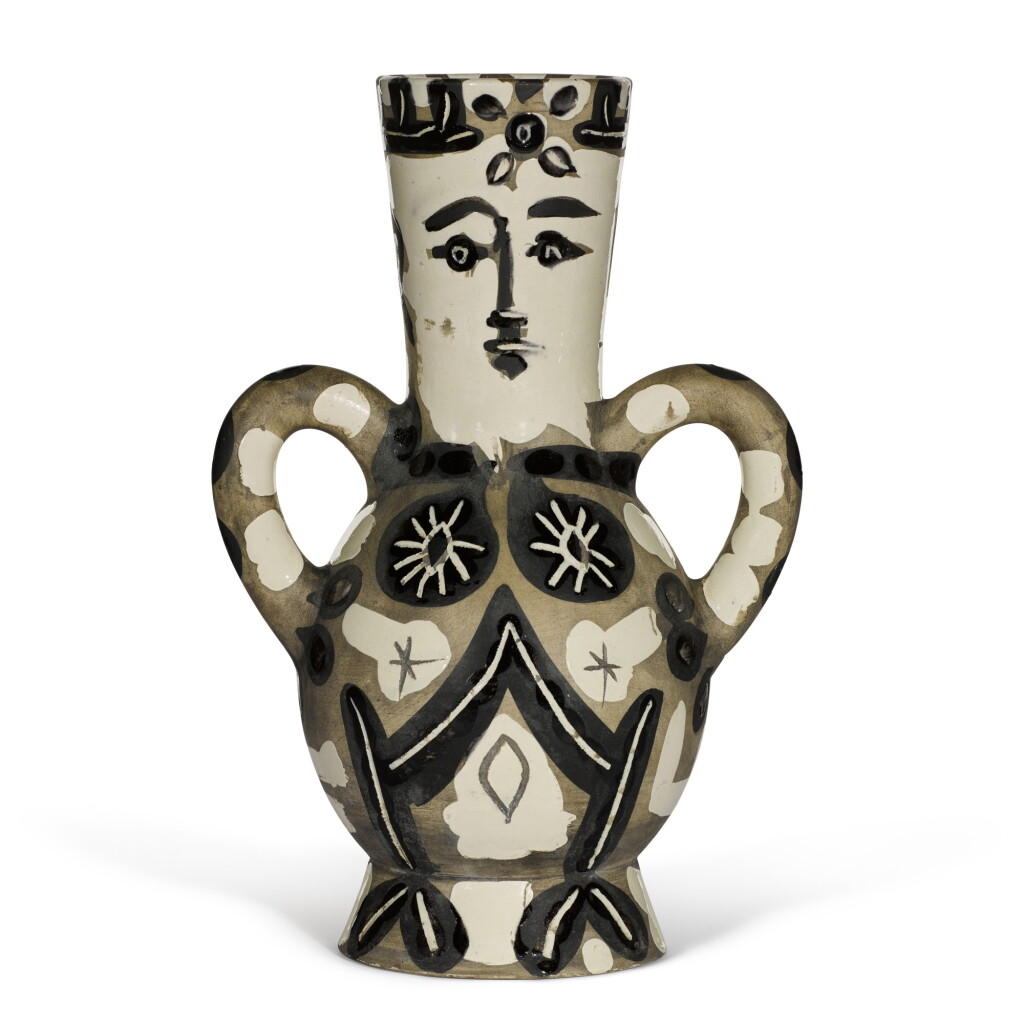 View full screen - View 1 of Lot 22. Vase deux anses hautes (A. R. 141).