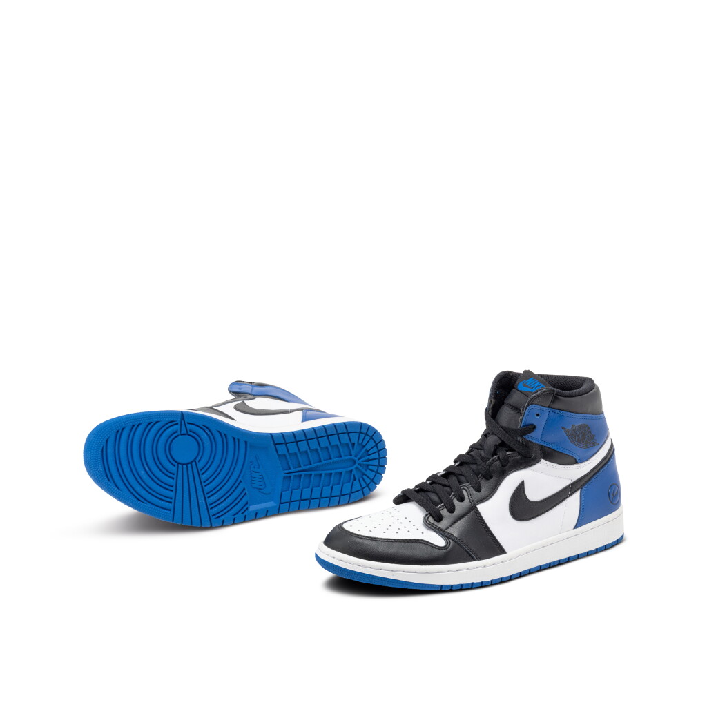 全螢幕檢視 - 查看52Nike Air Jordan 1 Retro Fragment Friends and Family | Size 12的1
